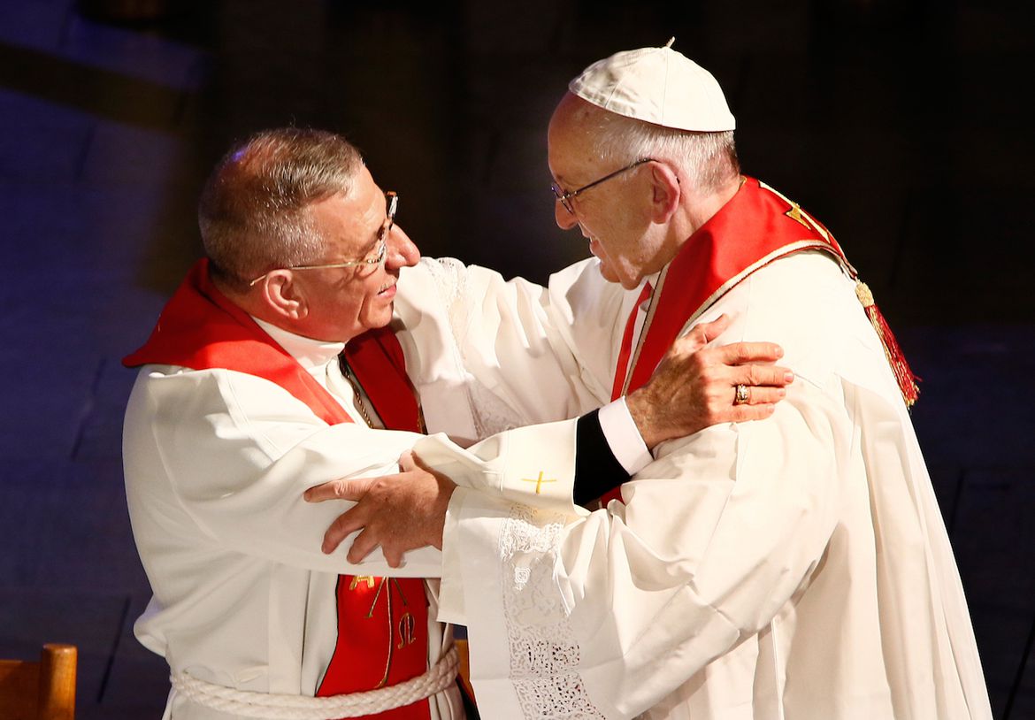 Papst Franziskus mit Erzbischof Munib A. Younan