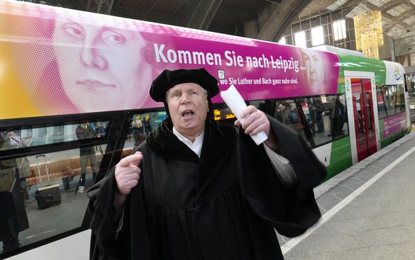 Luther-Shuttle