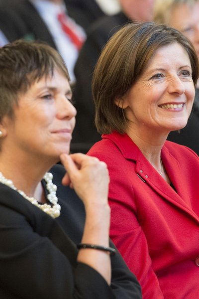 Ministerpräsidentin Malu Dreyer und die Botschafterin des Rates der Evangelische