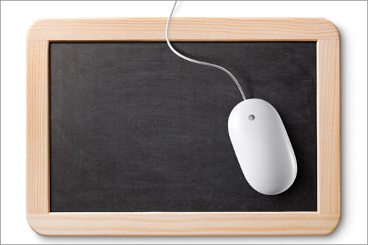 Schultafel und Computermaus