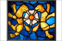 Lutherrose - Glasfenster der Erfurter Augustinerkirche.