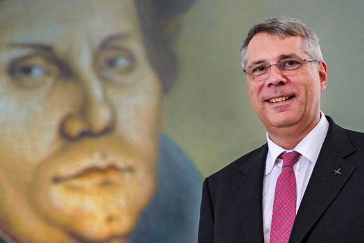 Christian Schad vor Luther-Portrait